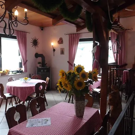 Inn Bergstation Schmeddnalm 2*
